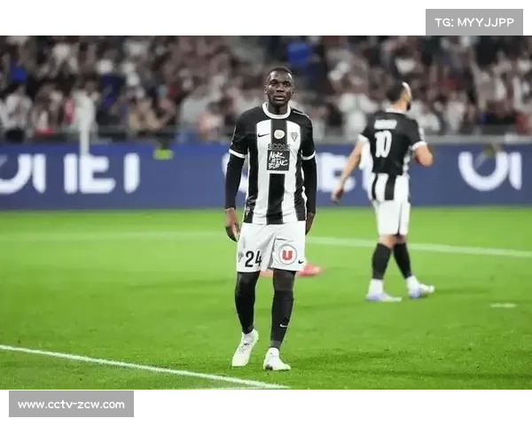 巴黎FC1-1昂热：保级战平局收场，主队定位球优势难掩防线重组困境